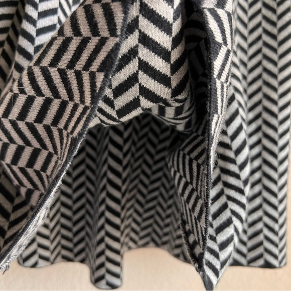BODEN Lucinda Knitted Sweater Dress Gray Black Chevron Womens Size 8 - Picture 10 of 11